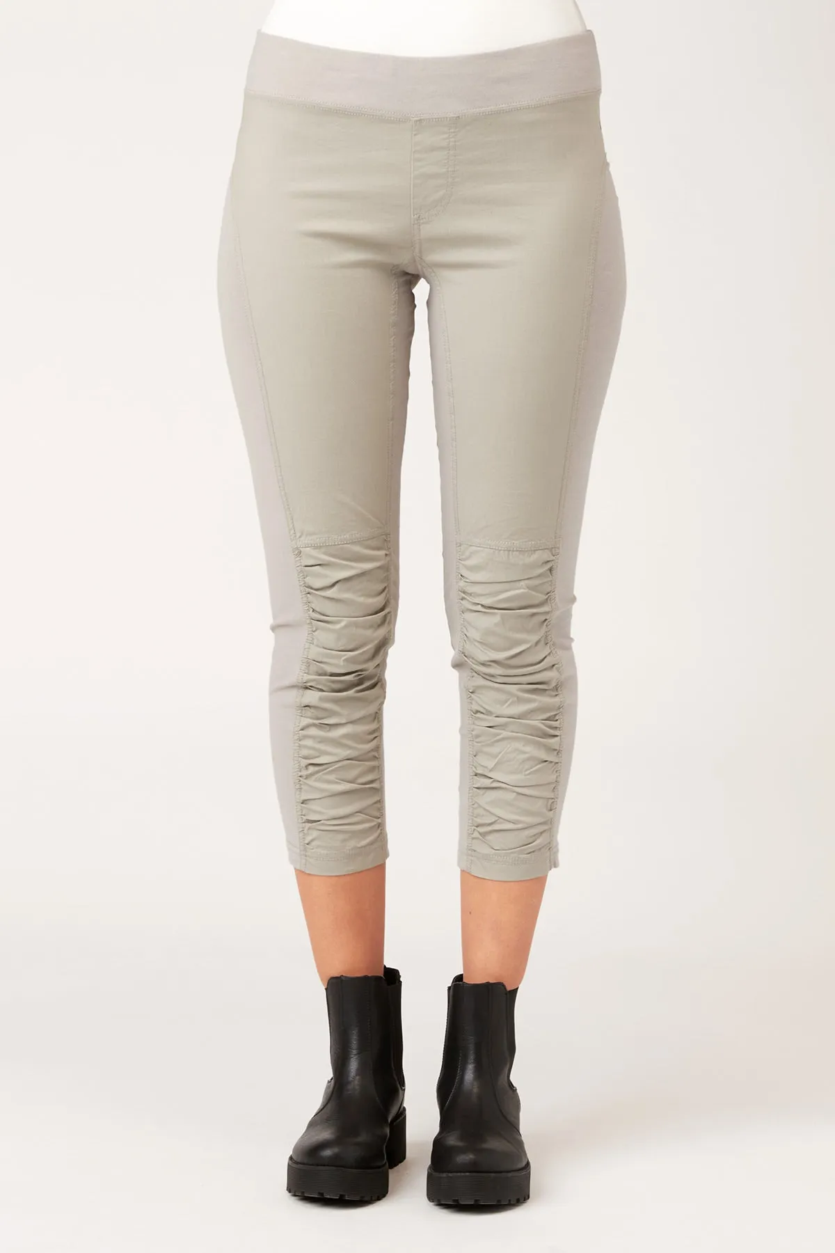 Jetter Crop Legging