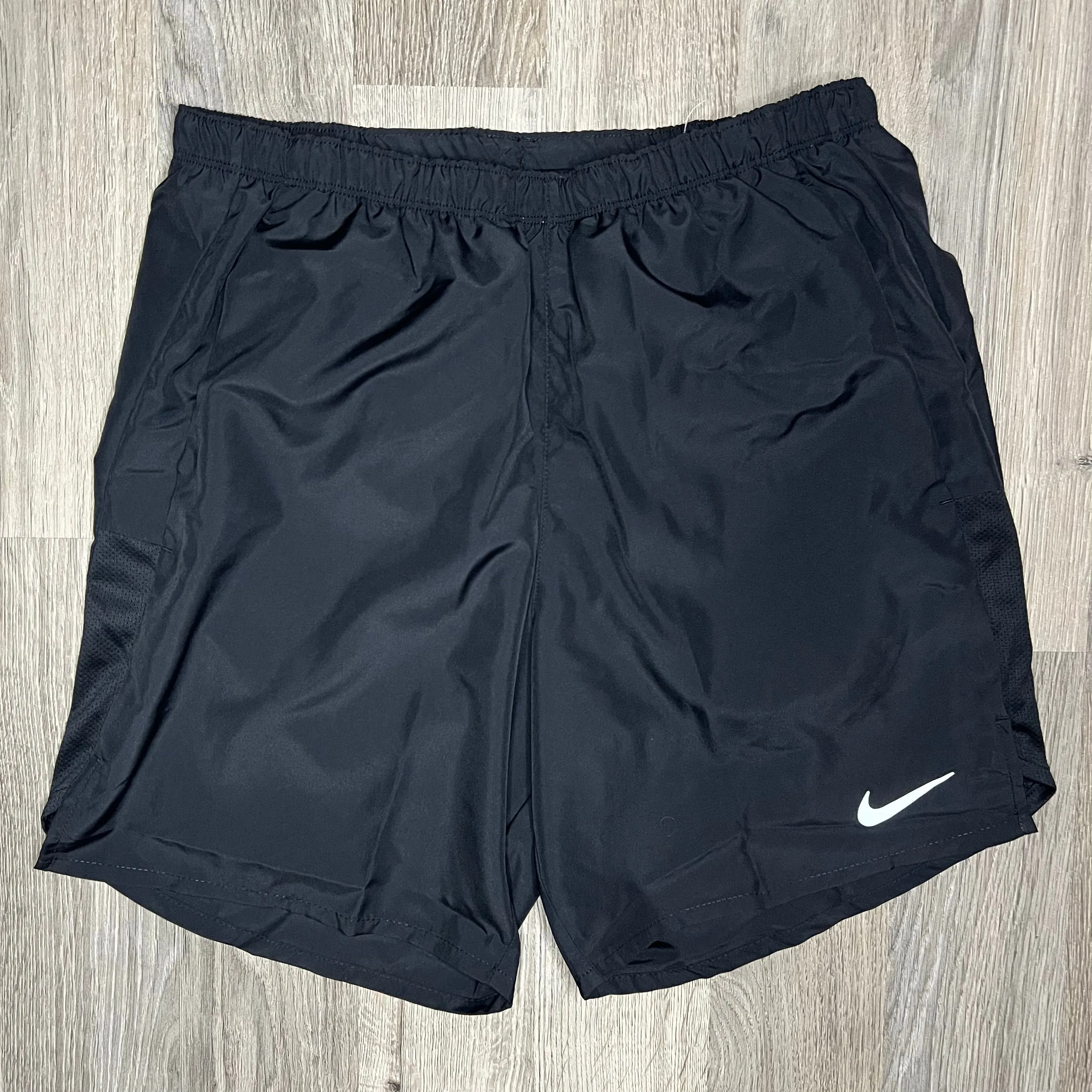 Nike Miler & Challenger Set - Tee & Shorts - Green / Black