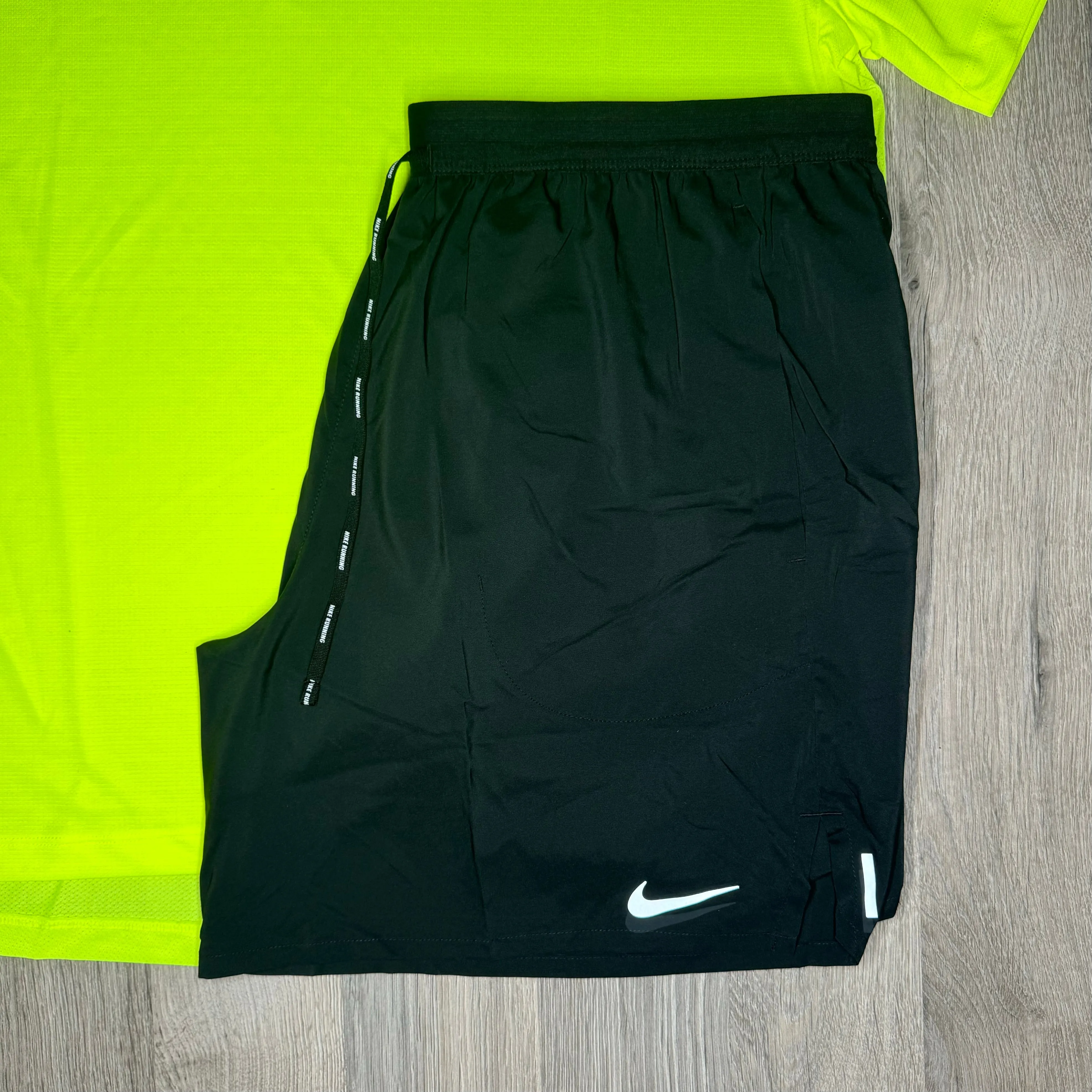 Nike Miler & Flex Stride Set - Tee / Shorts - Volt / Black