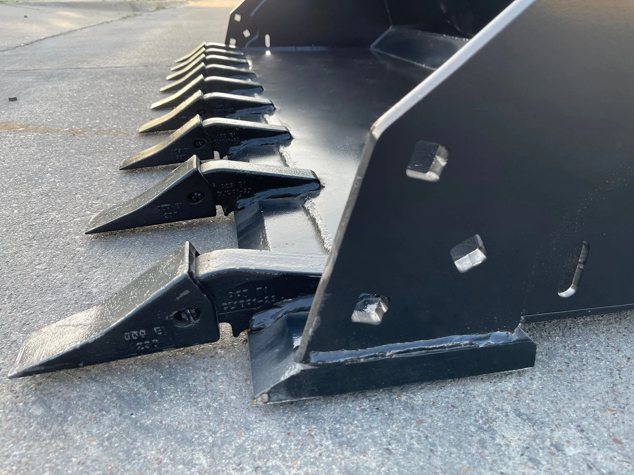 STAR extreme duty skid steer buckets