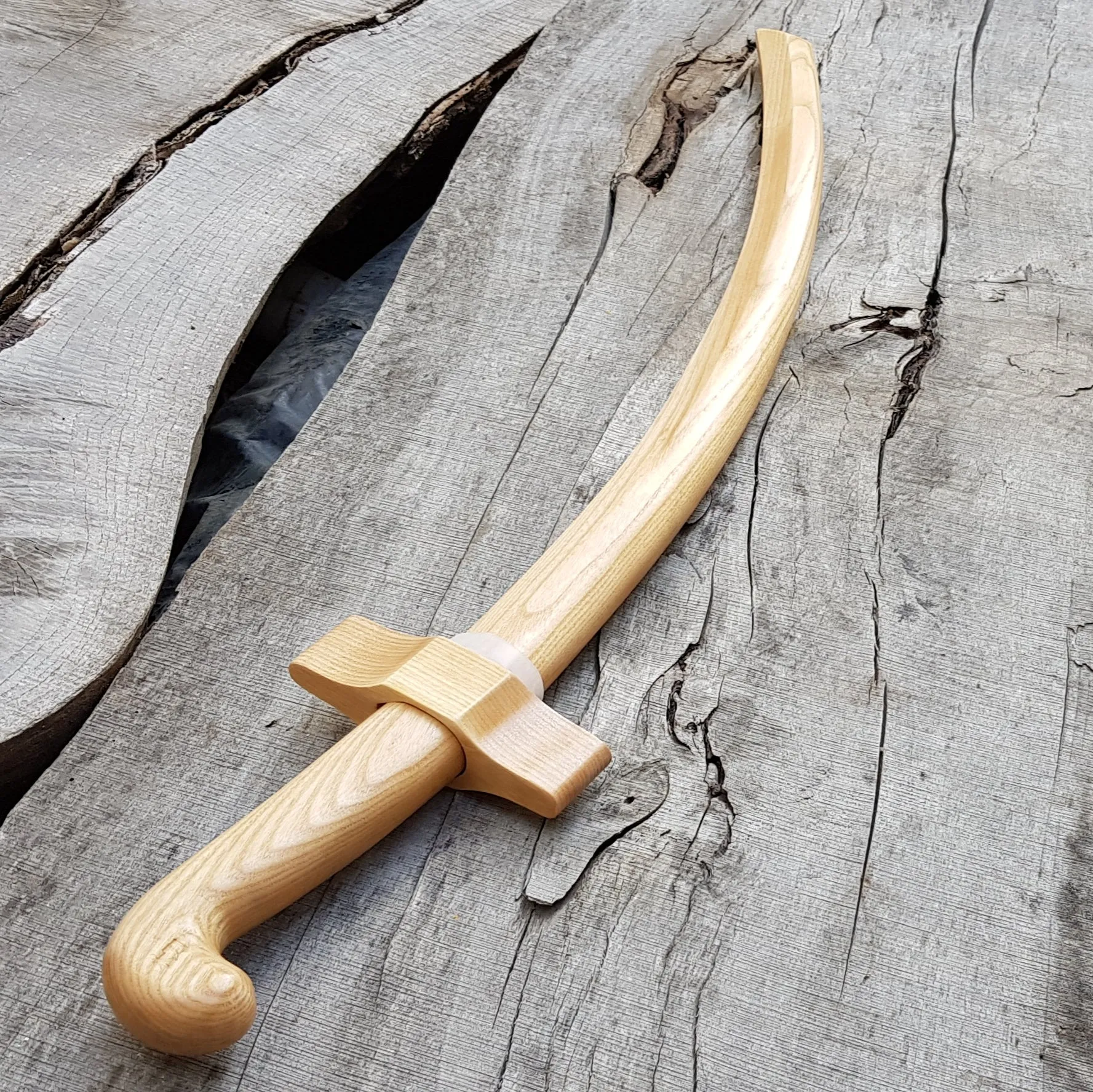 Wooden saber with a guard 80 cm - European Ash